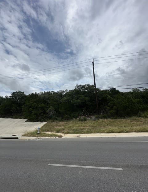 rental at UNIT 12 Block 7 track 4,5,6 in San Antonio, TX — photo 2