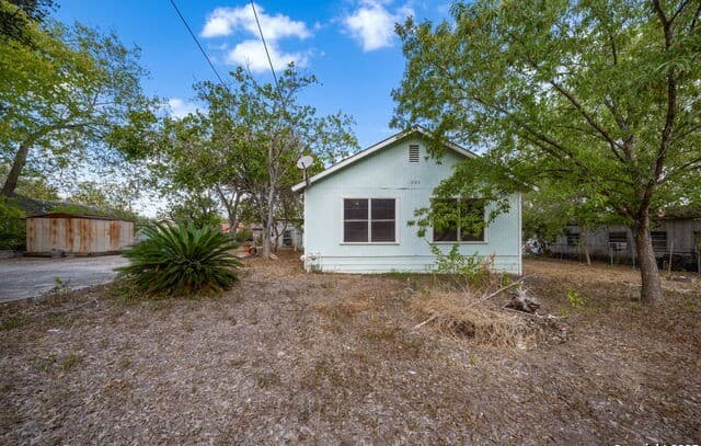 3-bedroom rental at 1703 San Casimiro in San Antonio, TX — photo 4