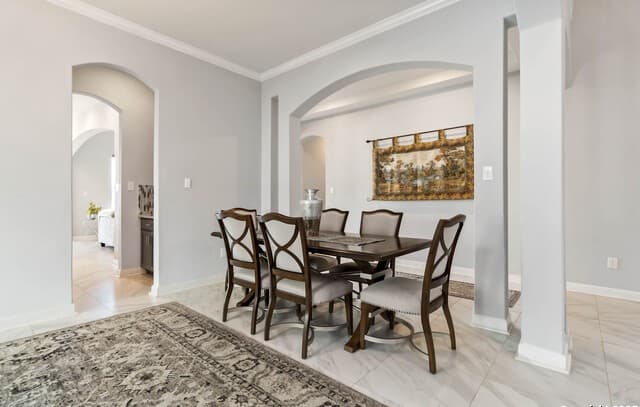 5-bedroom rental at 3810 Nublado in San Antonio, TX — photo 5