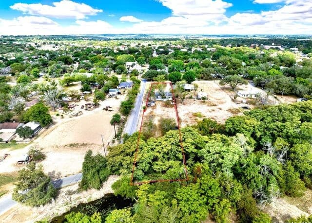 Home for sale at 914 Gentilz St in Castroville, TX — photo 3