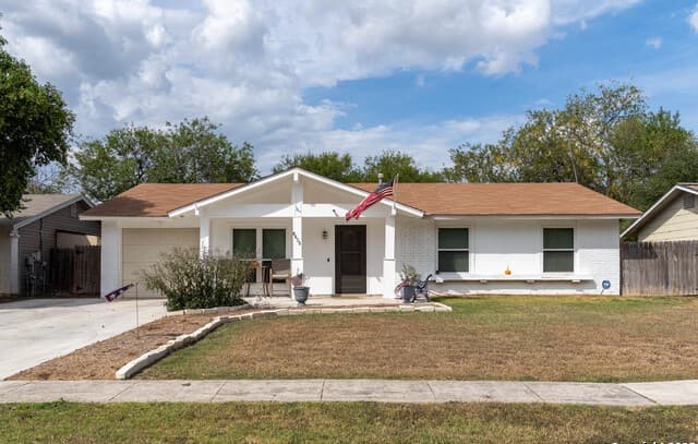 3-bedroom rental at 6635 Spring Hollow in San Antonio, TX — photo 1