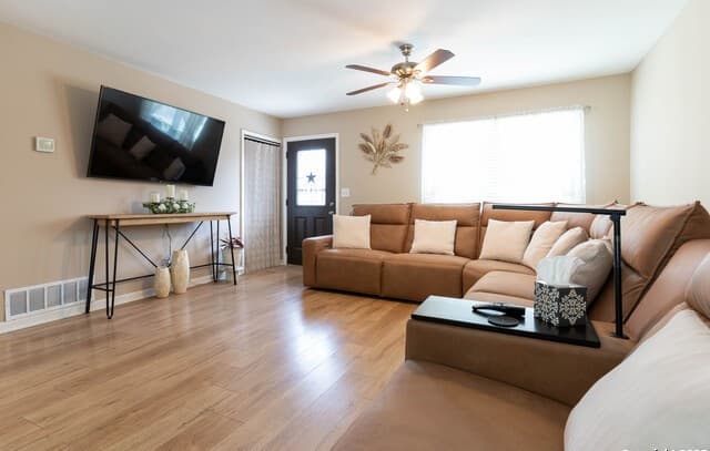 3-bedroom rental at 6635 Spring Hollow in San Antonio, TX — photo 4