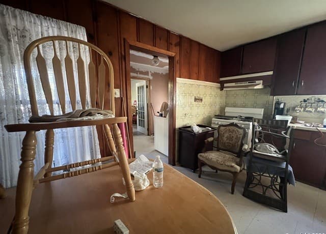 2-bedroom rental at 525 Saltillo in San Antonio, TX — photo 5