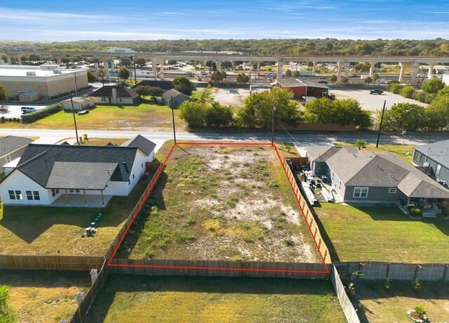 rental at 766 Utopia Blvd in Selma, TX — photo 5