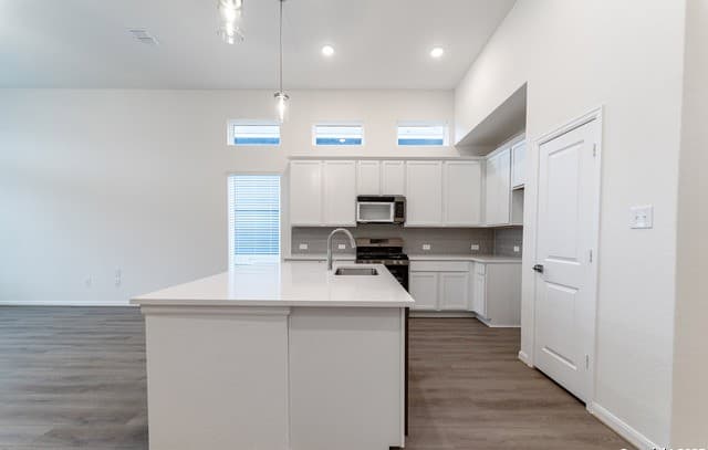 3-bedroom rental at 6332 Black Butte in Schertz, TX — photo 4