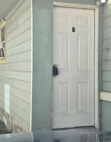 2-bedroom rental at 1718 Commercial Unit B in San Antonio, TX — photo 2