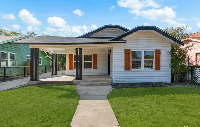 3-bedroom rental at 726 E Highland Blvd in San Antonio, TX — photo 1