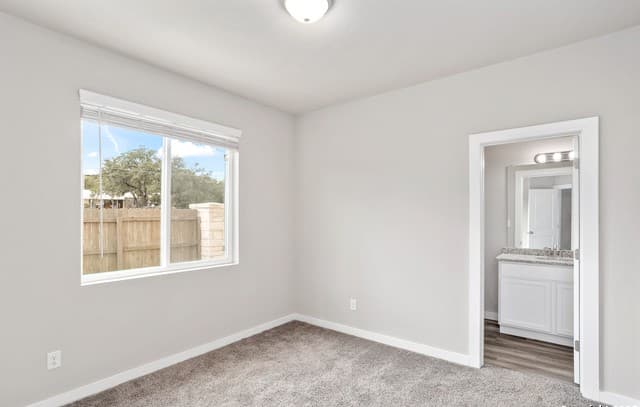 3-bedroom rental at 21531 Sir Walter in San Antonio, TX — photo 3