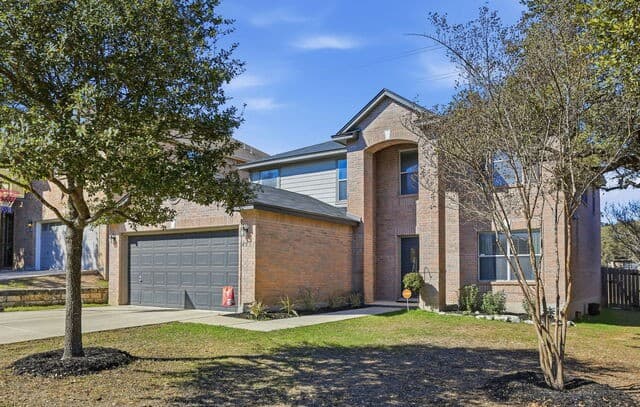 4-bedroom rental at 4551 Summer Fall in San Antonio, TX — photo 3
