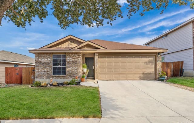 3-bedroom rental at 427 Stable Vista in San Antonio, TX — photo 1