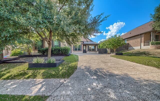 4-bedroom rental at 19215 Bartlett Bay in San Antonio, TX — photo 2