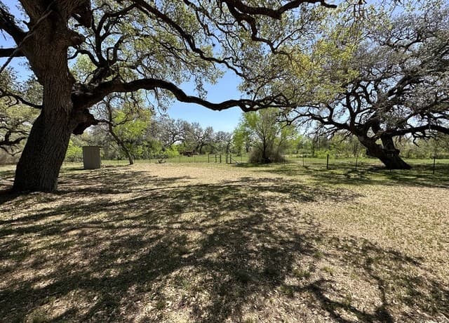 1-bedroom rental at 5515 Fm 462 in Moore, TX — photo 5