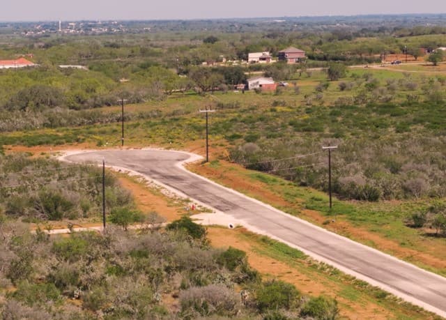rental at 3 ACRES Cr 2644 in Moore, TX — photo 1