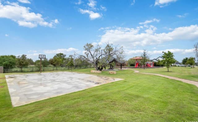 rental at 128 Chinaberry Hill in La Vernia, TX — photo 5