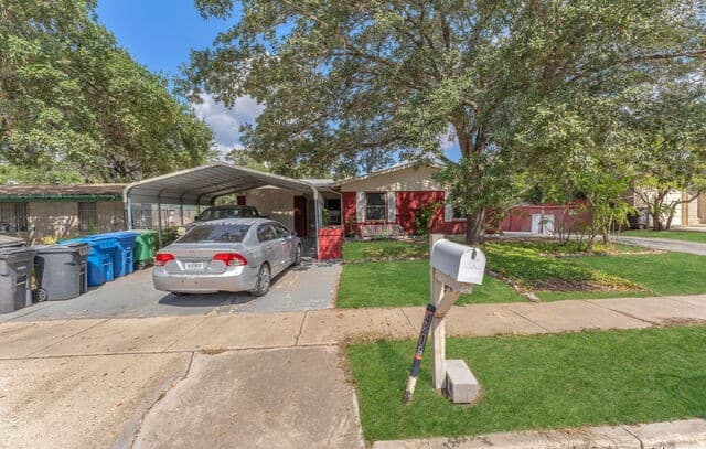 4-bedroom rental at 4219 Moana Dr in San Antonio, TX — photo 3