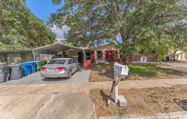 4-bedroom rental at 4219 Moana Dr in San Antonio, TX — photo 4