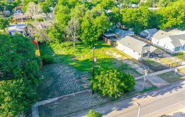 rental at 255 N Park Blvd in San Antonio, TX — photo 4