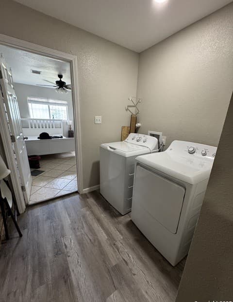 7-bedroom rental at 1240 Rice Rd in San Antonio, TX — photo 5