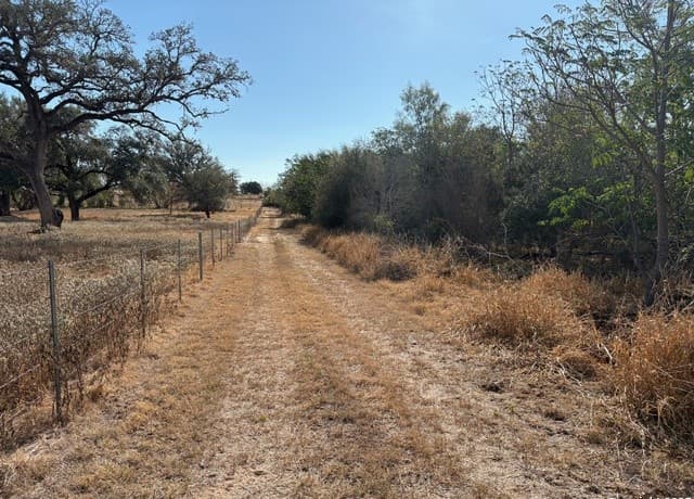 rental at 10.36 ACRES New Sulphur Springs Road in San Antonio, TX — photo 3