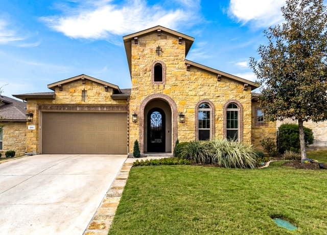 3-bedroom rental at 204 Paradise Point in Boerne, TX — photo 1
