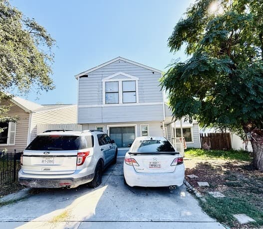3-bedroom rental at 4142 Sunrise Creek in San Antonio, TX — photo 2
