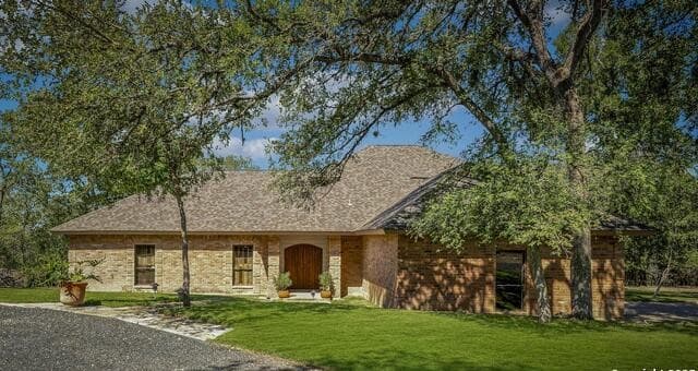 3-bedroom rental at 127 Siebeneicher Rd in Boerne, TX — photo 1