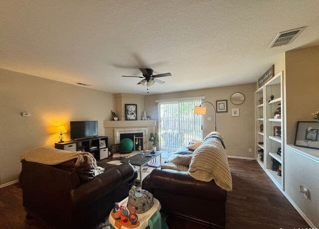 3-bedroom rental at 6658 Eastern Clouds in Converse, TX — photo 3