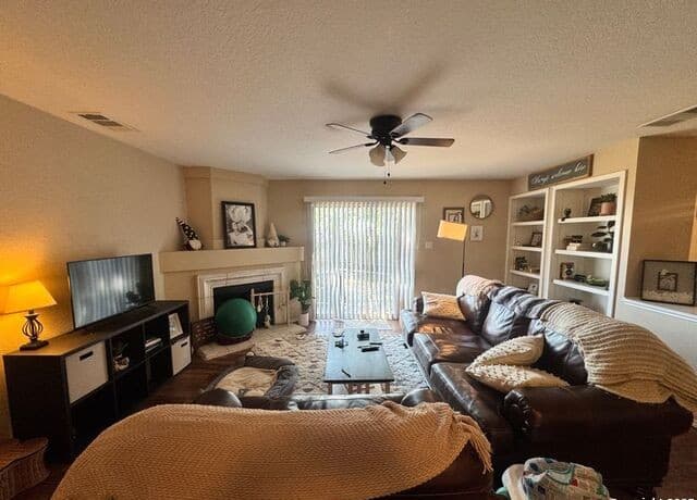 3-bedroom rental at 6658 Eastern Clouds in Converse, TX — photo 4