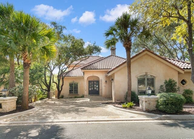 3-bedroom rental at 31 Stratton in San Antonio, TX — photo 1