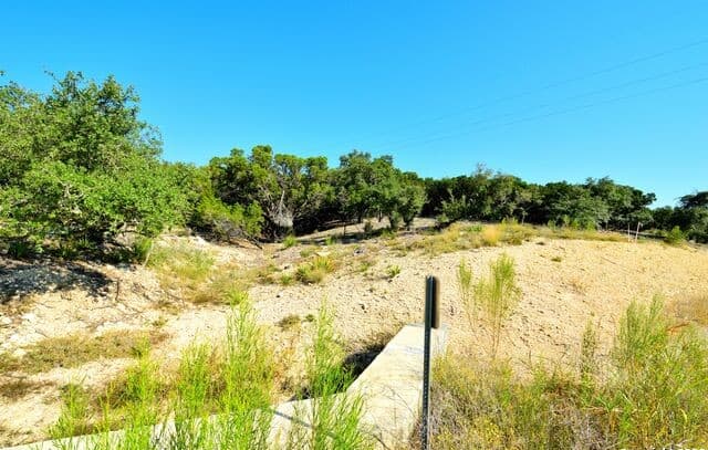 rental at 000 W Private Road 1708 in Mico, TX — photo 5