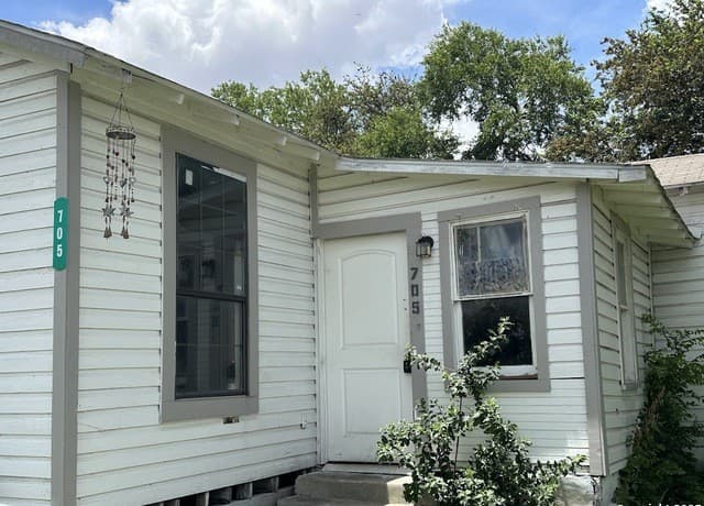 2-bedroom rental at 705 Paso Hondo in San Antonio, TX — photo 1