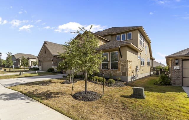 4-bedroom rental at 22924 Grande Vista in San Antonio, TX — photo 3