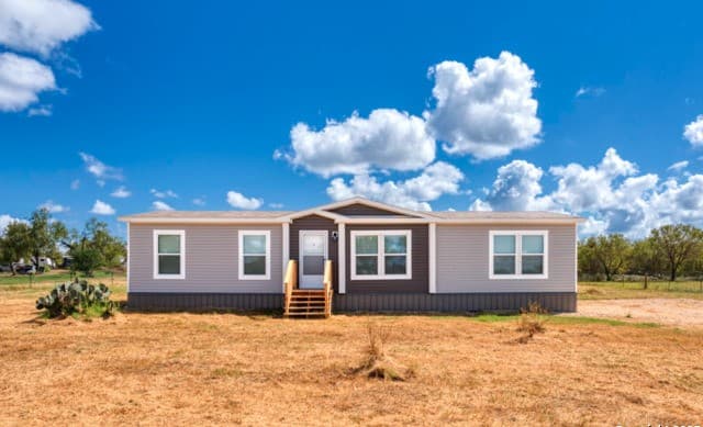 4-bedroom rental at TBD County Road 769 in Devine, TX — photo 1