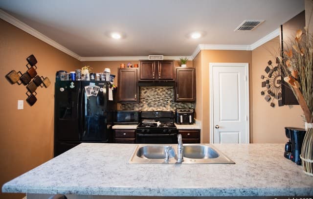 3-bedroom rental at 5535 Rosillo Chase in San Antonio, TX — photo 5
