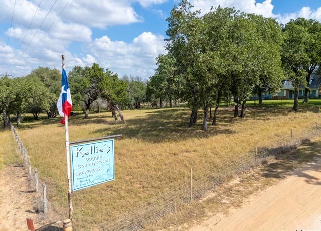 Home for sale at 59 Segner in Fredericksburg, TX — photo 4