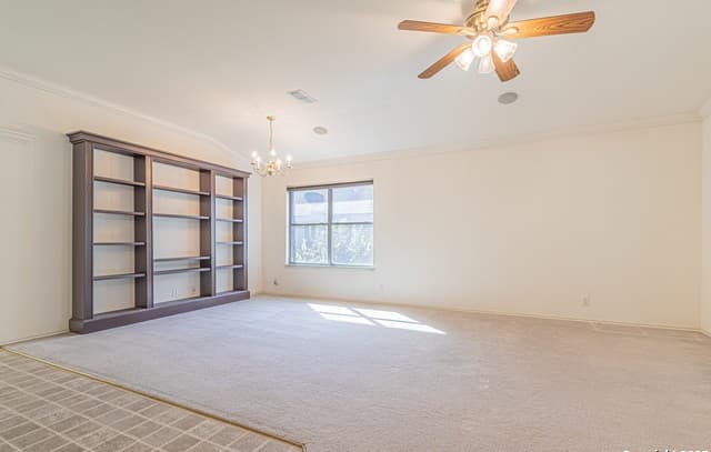 3-bedroom rental at 1140 Lion Way in San Antonio, TX — photo 3