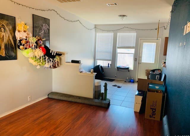 3-bedroom rental at 10311 Lateleaf Oak in San Antonio, TX — photo 3