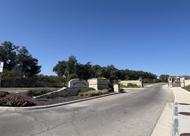 rental at 4047 Monteverde in San Antonio, TX — photo 3