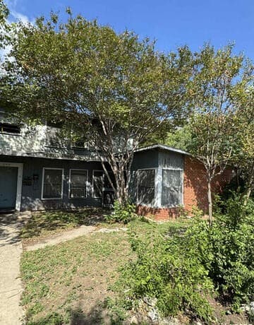 rental at 727 Carney St in San Antonio, TX — photo 2