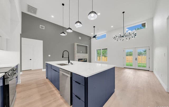 3-bedroom rental at 661 Jonquil in Spring Branch, TX — photo 5