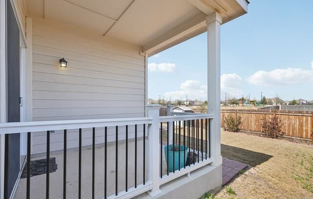 3-bedroom rental at 14359 Elkhorn in San Antonio, TX — photo 5