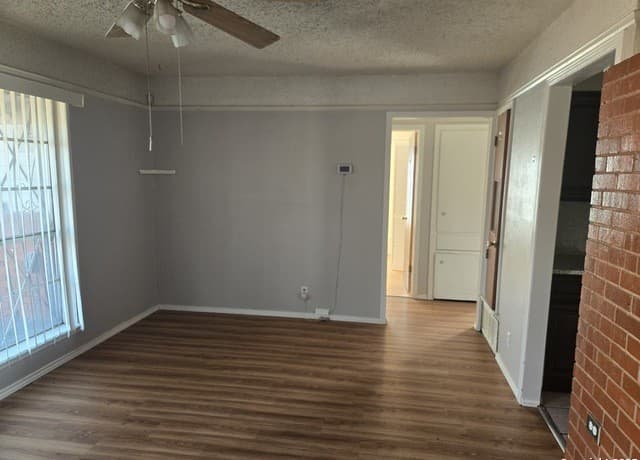 3-bedroom rental at 7518 Westshire in San Antonio, TX — photo 2