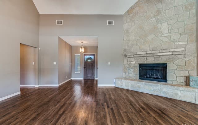 4-bedroom rental at 11103 Jarratt in Atascosa, TX — photo 5