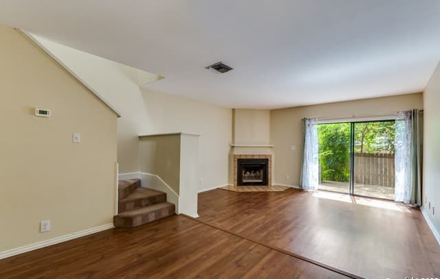 2-bedroom rental at 11815 Vance Jackson Unit 1605 in San Antonio, TX — photo 2