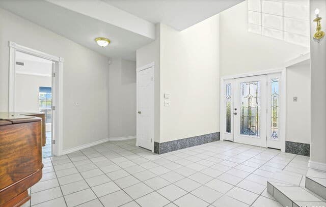 5-bedroom rental at 5280 Smith Rd in Von Ormy, TX — photo 3