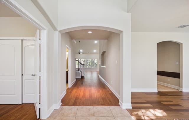 5-bedroom rental at 322 Eugene Sasser in San Antonio, TX — photo 3