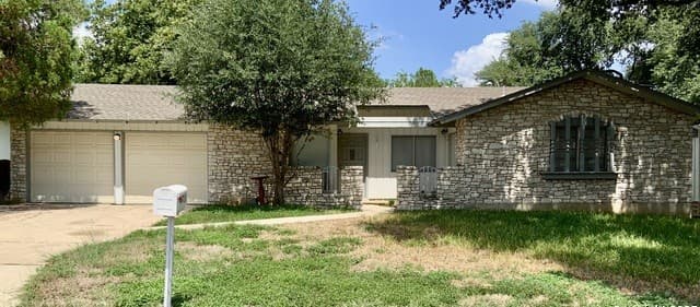 3-bedroom rental at 5711 Gillis in San Antonio, TX — photo 1