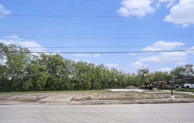 rental at NA 41st St in San Antonio, TX — photo 2