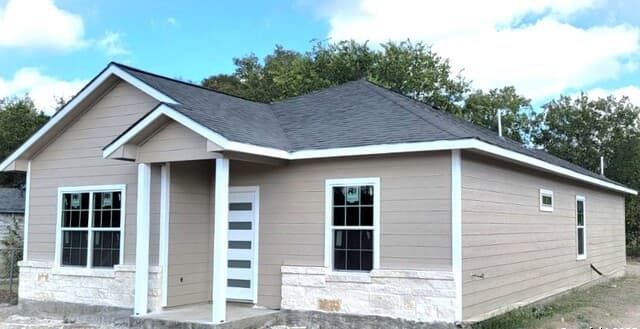 3-bedroom rental at 595 Morningview Dr. in San Antonio, TX — photo 2