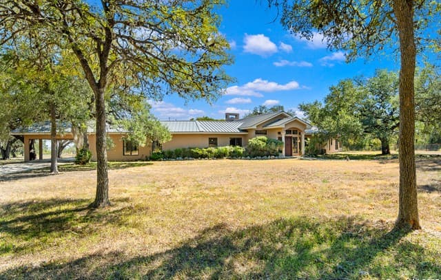 3-bedroom rental at 4025 Marion in Marion, TX — photo 3